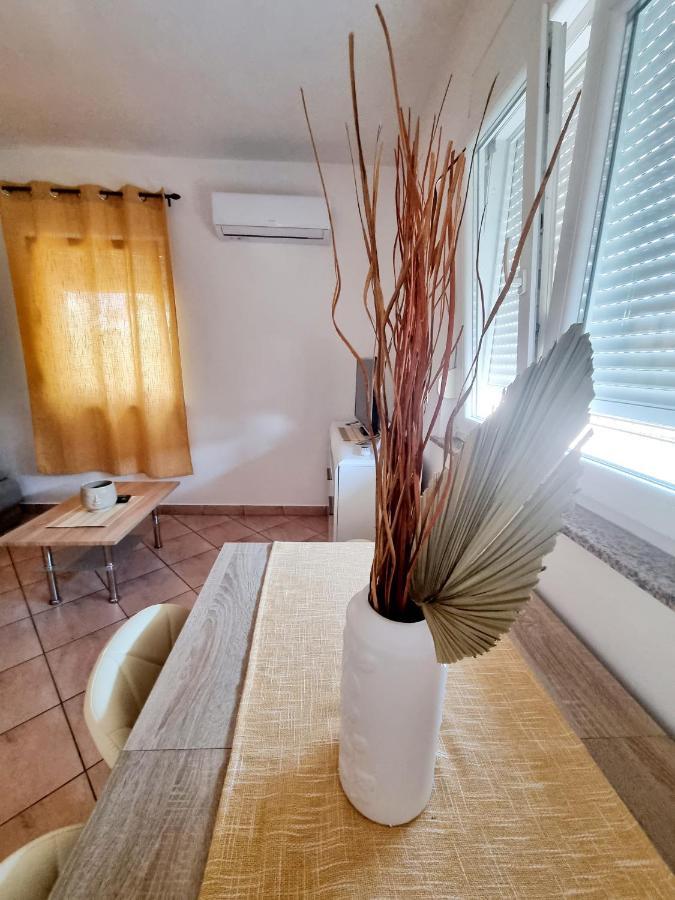 Apartments Ema Pula Zewnętrze zdjęcie