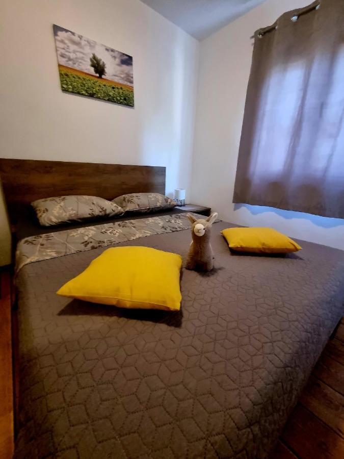 Apartments Ema Pula Zewnętrze zdjęcie