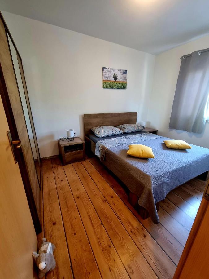 Apartments Ema Pula Zewnętrze zdjęcie