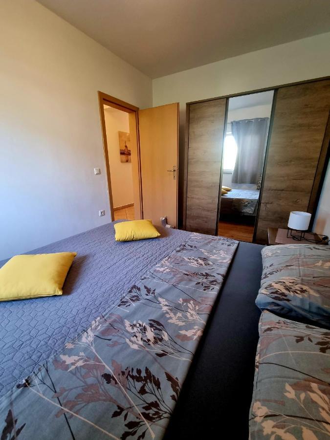 Apartments Ema Pula Zewnętrze zdjęcie